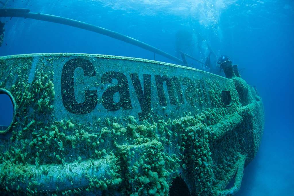 Cayman-Islands-under-water